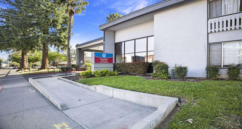 Surestay Plus Hotel By Best Western Sacramento North מראה חיצוני תמונה