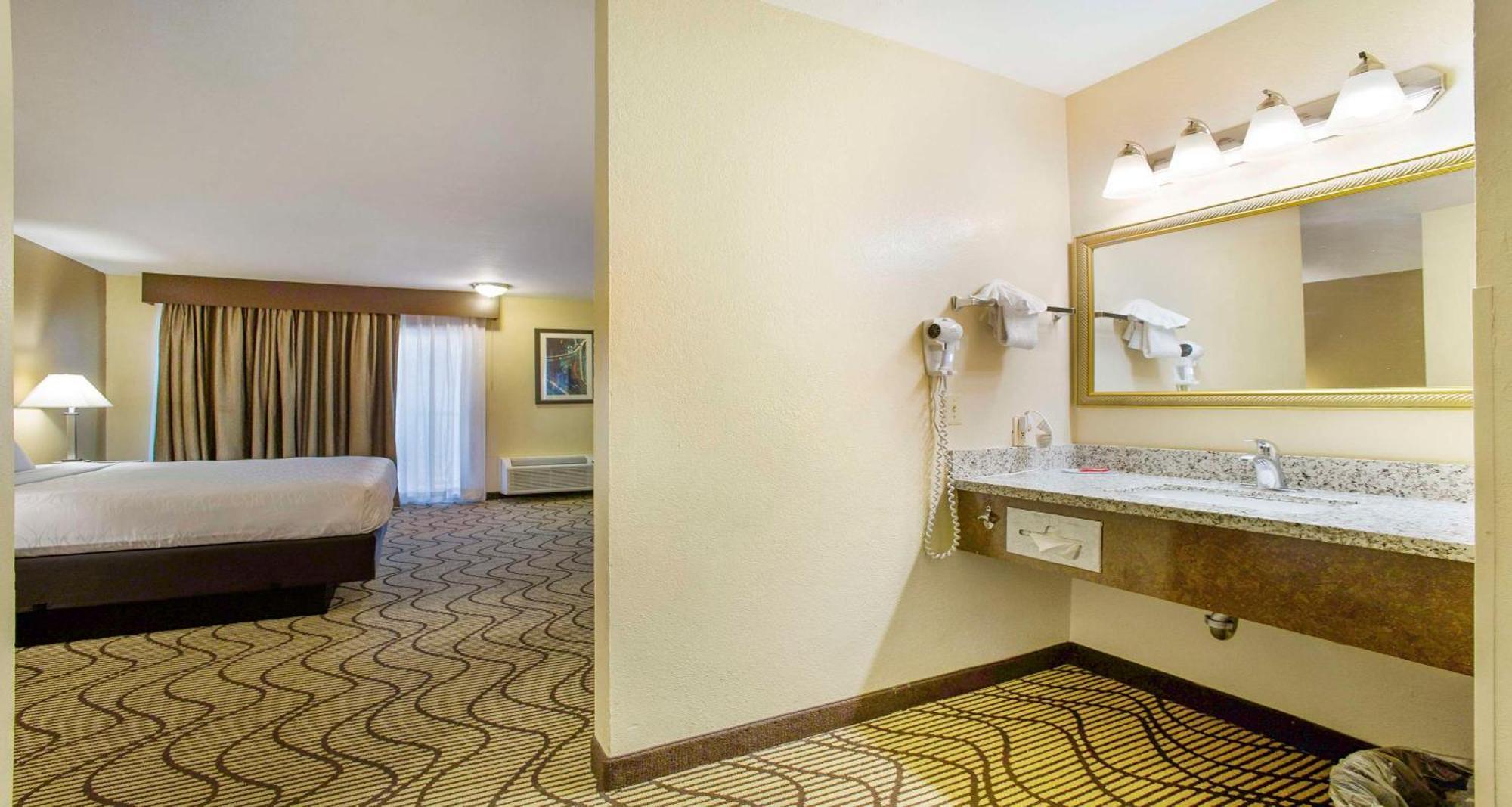 Surestay Plus Hotel By Best Western Sacramento North מראה חיצוני תמונה