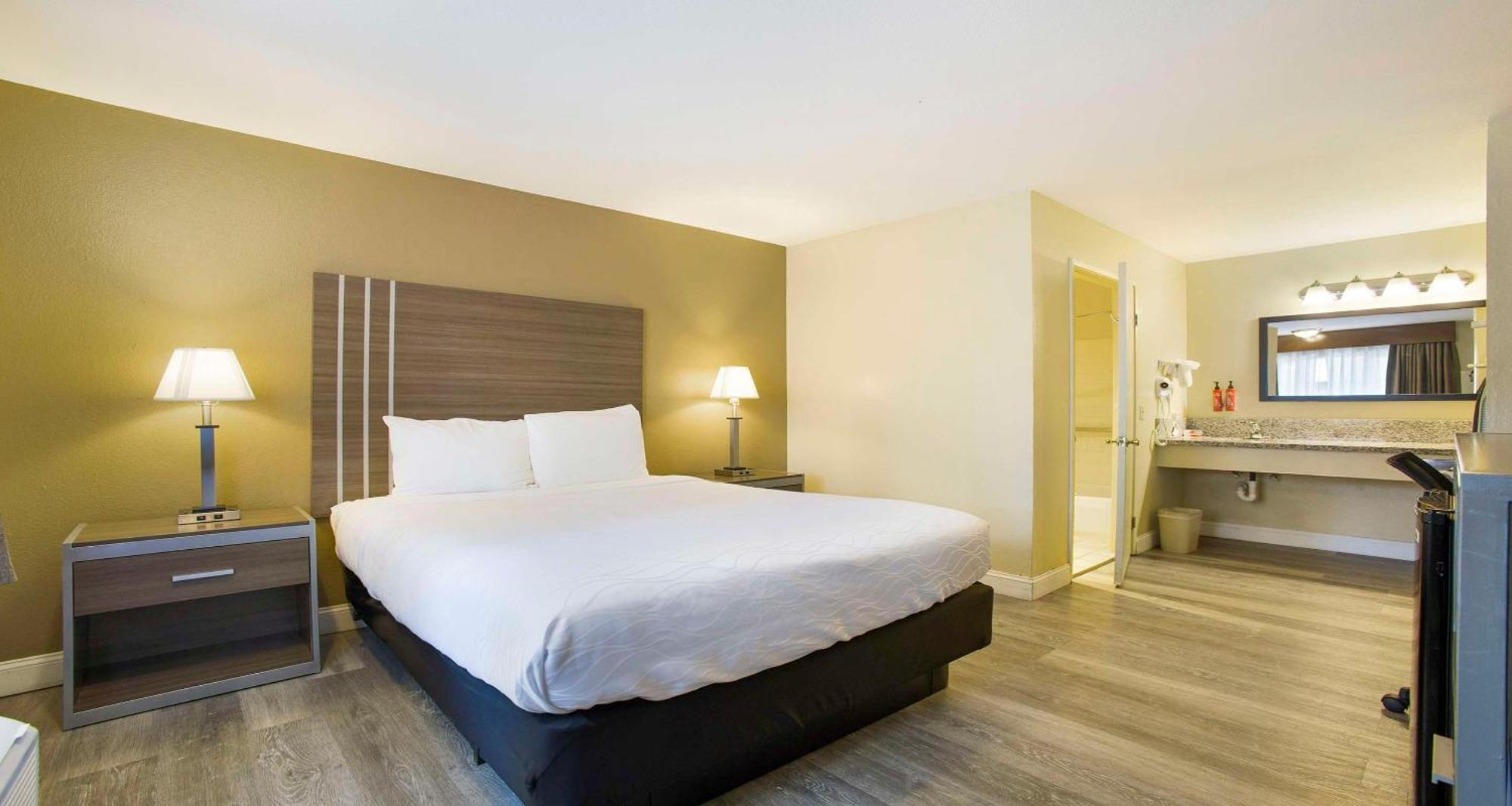 Surestay Plus Hotel By Best Western Sacramento North מראה חיצוני תמונה