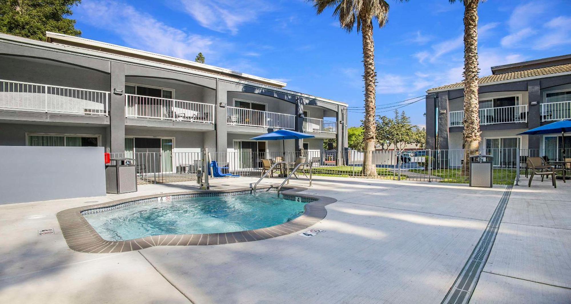 Surestay Plus Hotel By Best Western Sacramento North מראה חיצוני תמונה