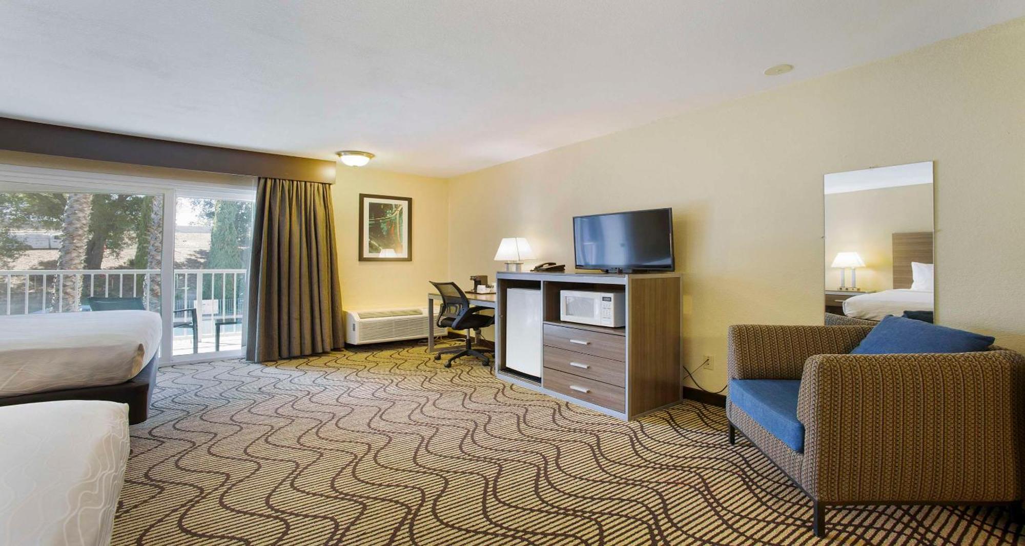 Surestay Plus Hotel By Best Western Sacramento North מראה חיצוני תמונה